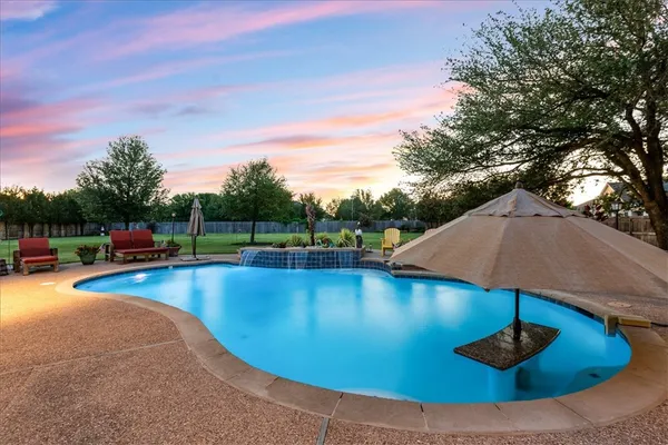 $1,100,000 | 1021 Park Ridge Circle, McGregor, TX 76657