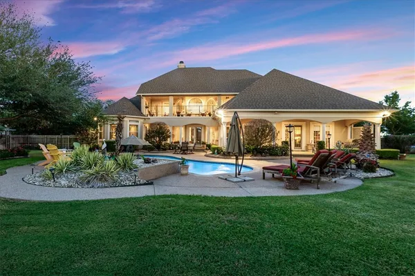 $1,100,000 | 1021 Park Ridge Circle, McGregor, TX 76657