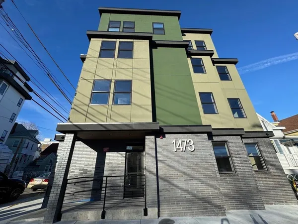 $2,600 | 1473 North Shore Road, Unit 302, Revere, MA 02151