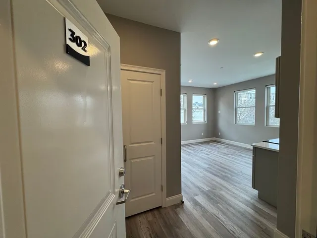 $2,600 | 1473 North Shore Road, Unit 302, Revere, MA 02151