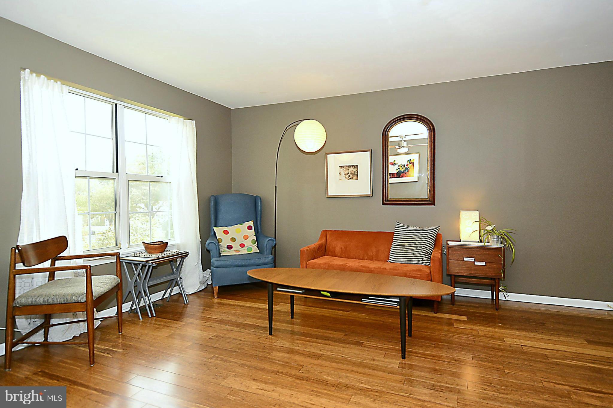 9139 September Lane Silver Spring, MD 20901 - Photo 9 of 30 Living Room
