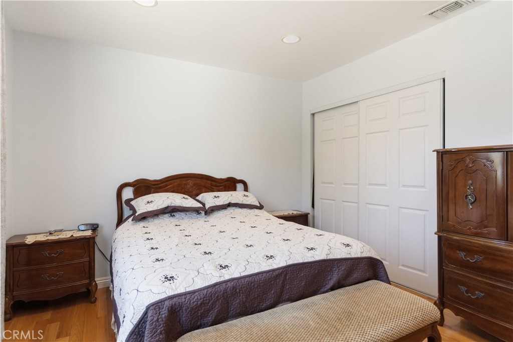 19406 Enadia Way Reseda, CA 91335 - Photo 21 of 34