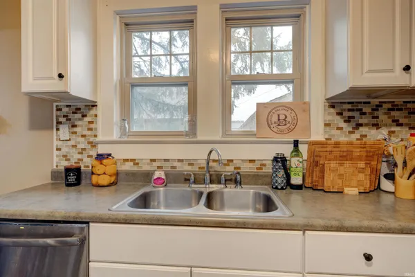 $229,900 | 310 East 5th Street, Jasper, IN 47546