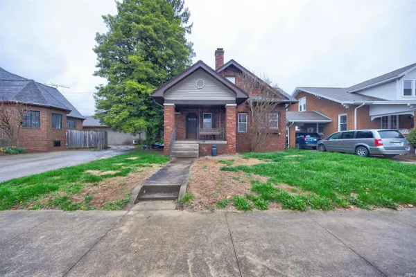 $229,900 | 310 East 5th Street, Jasper, IN 47546