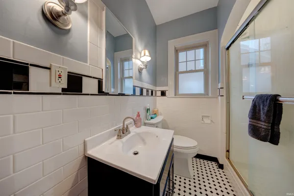 $229,900 | 310 East 5th Street, Jasper, IN 47546