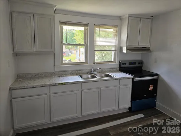 $175,000 | 406 26th Street Southwest, Hickory, NC 28602