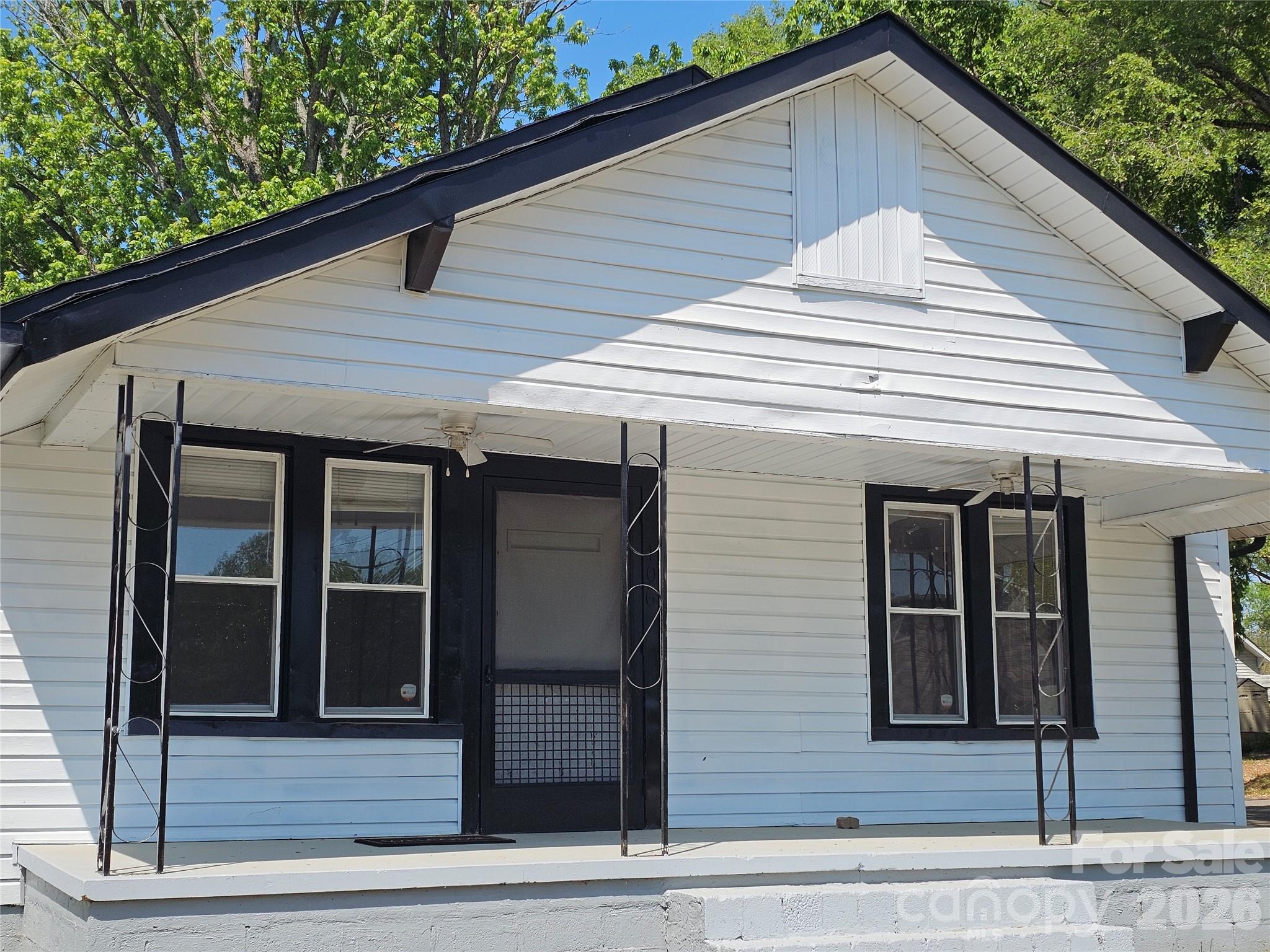 406 26th Street Southwest Hickory, NC 28602 - Photo 9 of 13