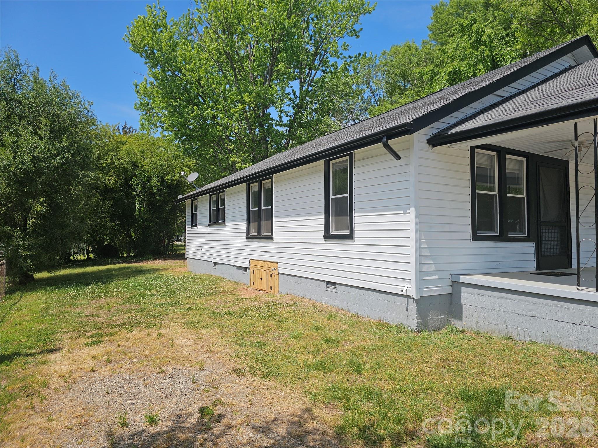 406 26th Street Southwest Hickory, NC 28602 - Photo 10 of 13