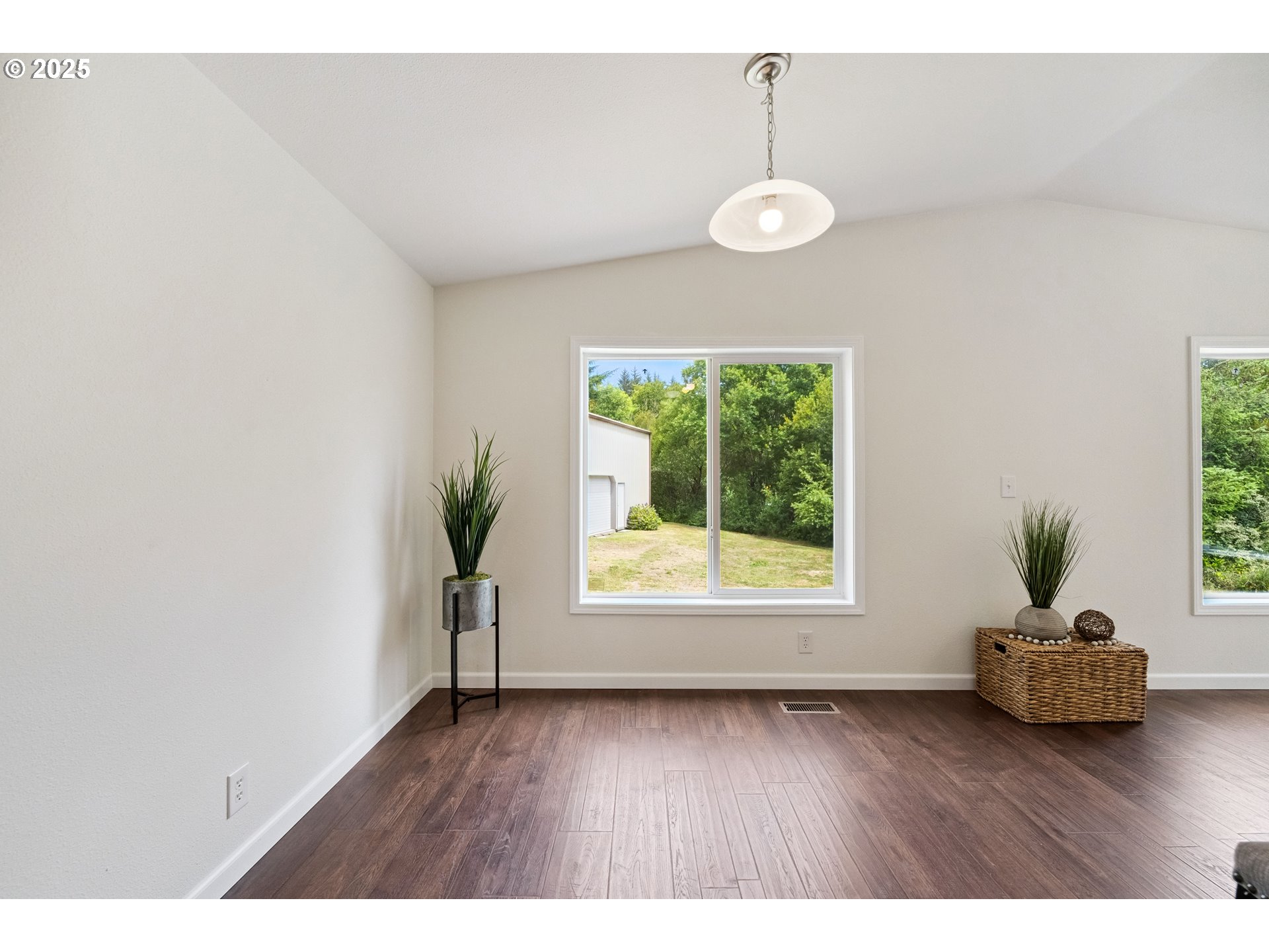 62958 Southwest 10th Road Coos Bay, OR 97420 - Photo 17 of 28 Gallery Image 17