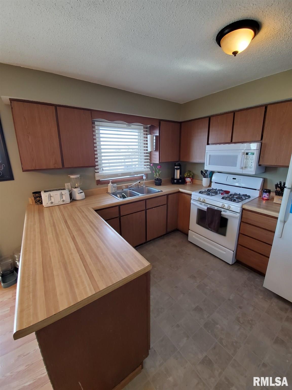 4355 Main Street Andover, IA 52701 - Photo 11 of 30 Gallery Image 11