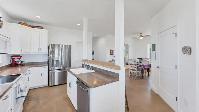 $775,000 | Undisclosed Address, Thrall, TX 76578