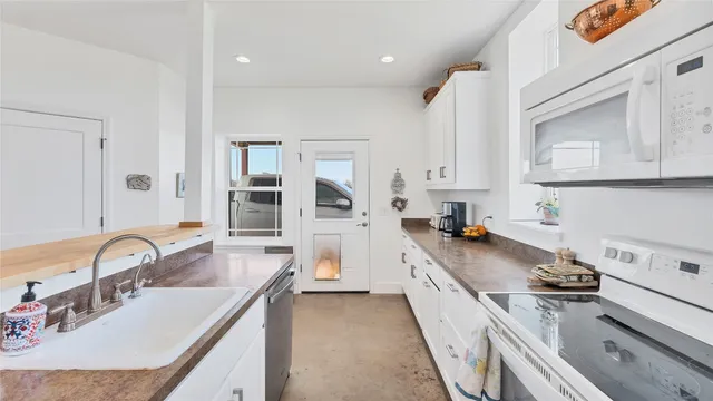 $775,000 | Undisclosed Address, Thrall, TX 76578