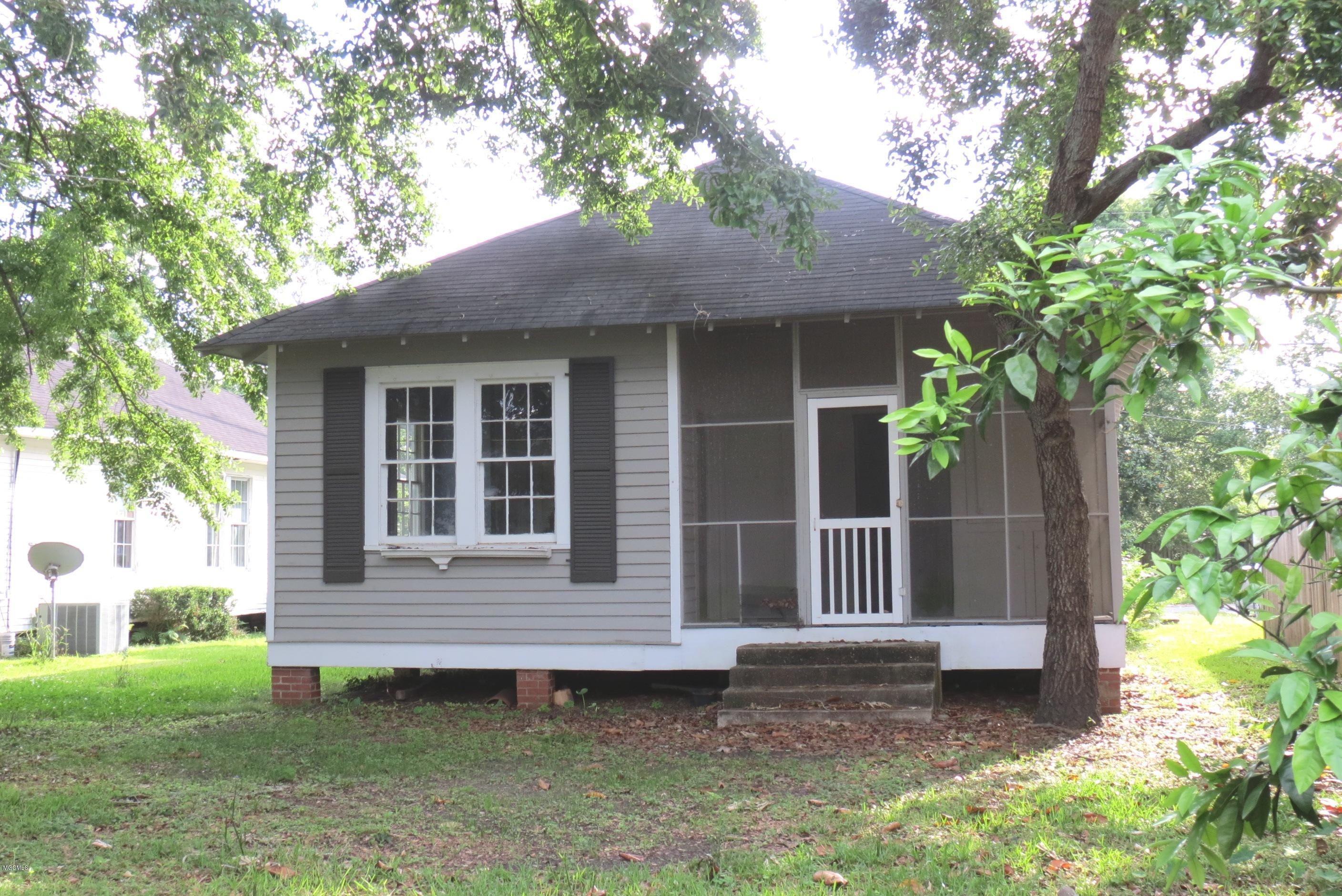 5106 Arthur Street Moss Point, MS 39563 - Photo 6 of 20 IMG_9117