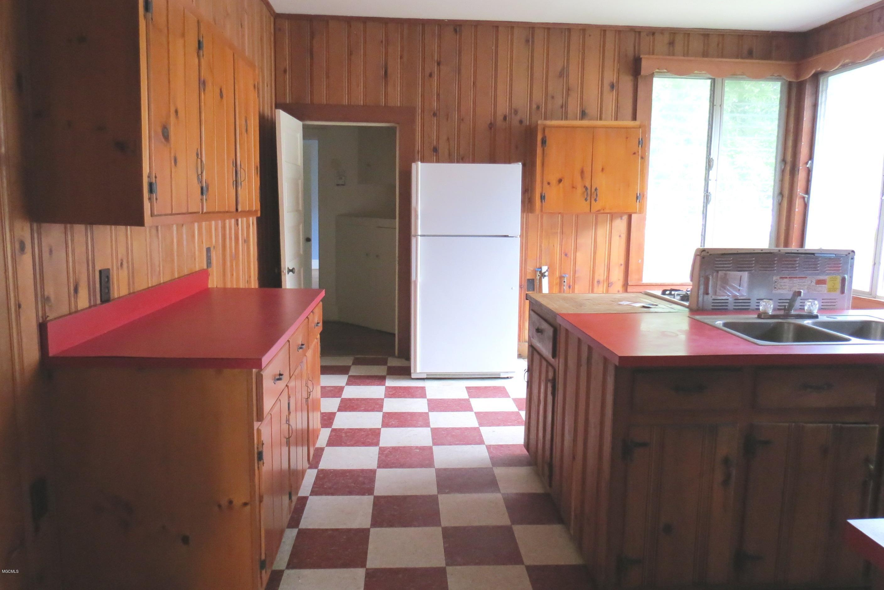 5106 Arthur Street Moss Point, MS 39563 - Photo 9 of 20 IMG_9138