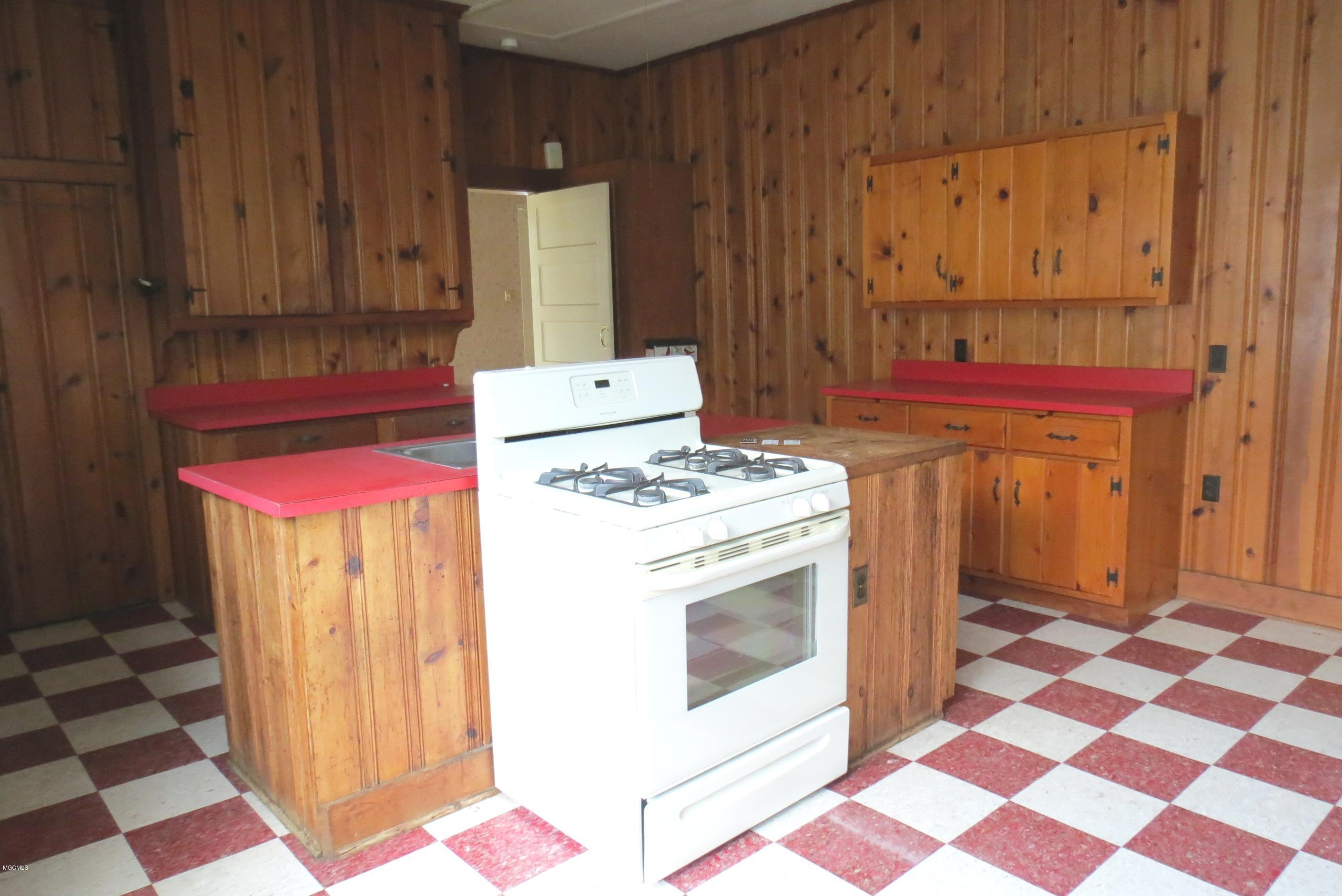 5106 Arthur Street Moss Point, MS 39563 - Photo 10 of 20 IMG_9142