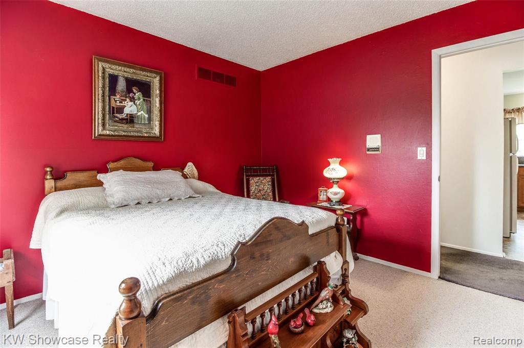 998 Hadley Road Rochester Hills, MI 48307 - Photo 31 of 42