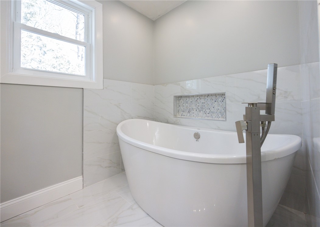 63 Bishop Hill Road Johnston, RI 02919 - Photo 19 of 29