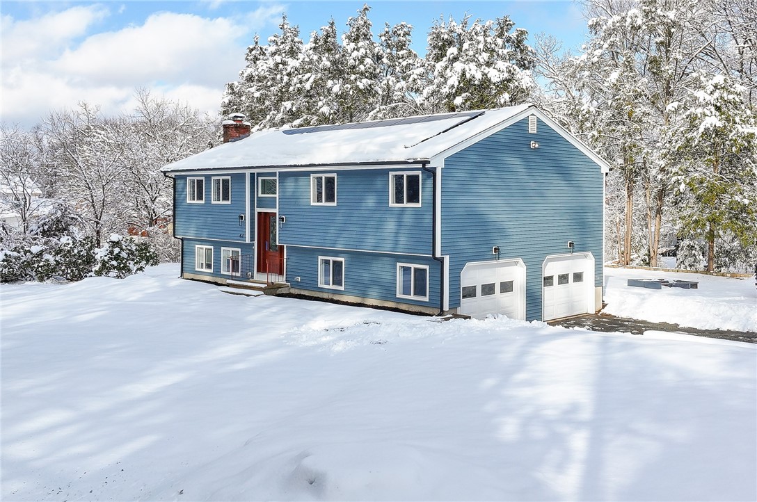 63 Bishop Hill Road Johnston, RI 02919 - Photo 3 of 29