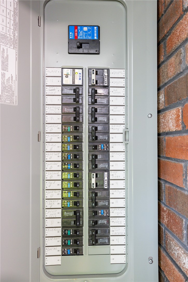 63 Bishop Hill Road Johnston, RI 02919 - Photo 7 of 29