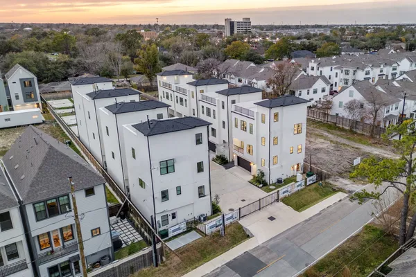 $4,300 | 8709 Ojeman Villas Drive, Houston, TX 77055