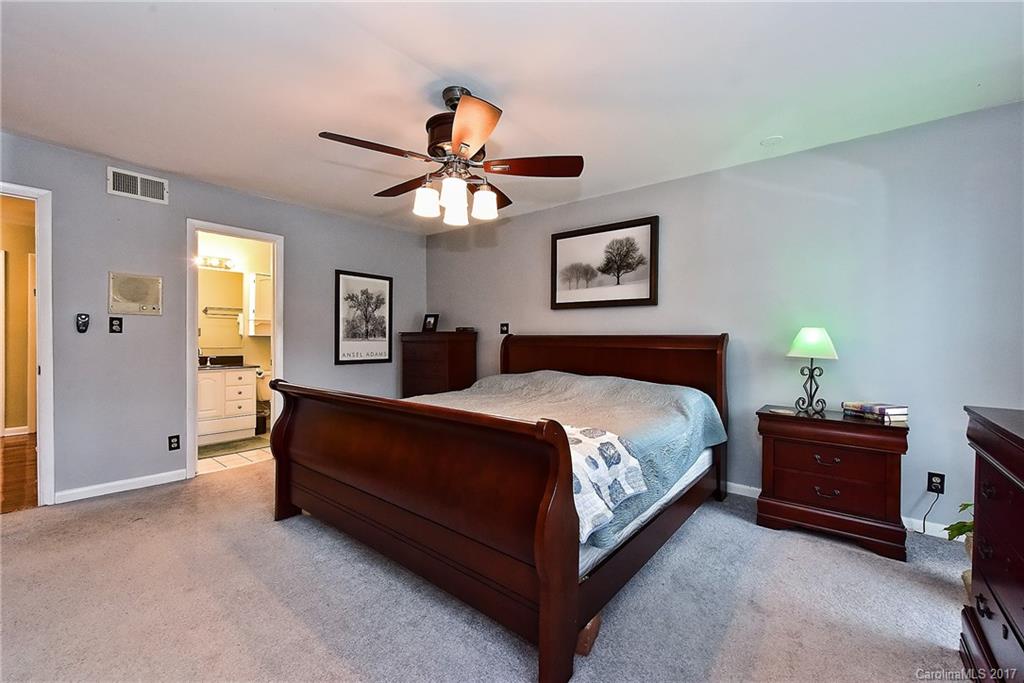 5807 Sharon Road, Unit K Charlotte, NC 28210 - Photo 11 of 23 Gallery Image 11