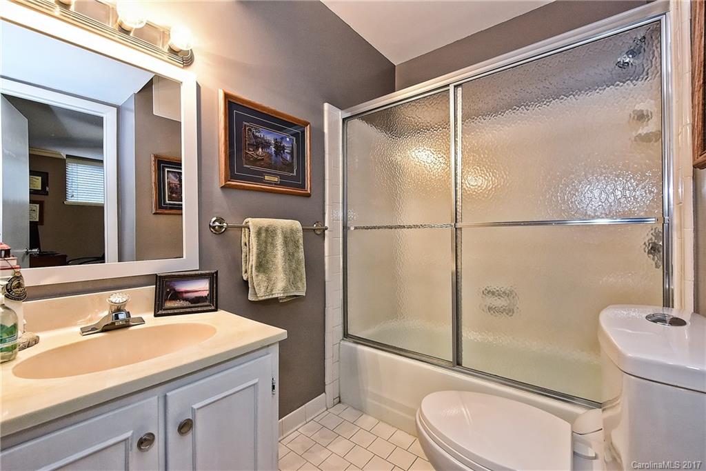 5807 Sharon Road, Unit K Charlotte, NC 28210 - Photo 20 of 23 Gallery Image 20