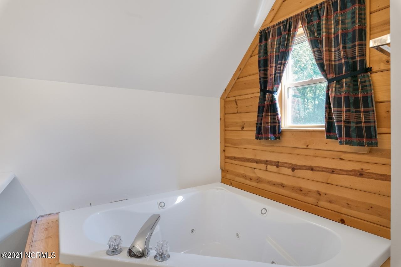 262 Price Road Selma, NC 27576 - Photo 20 of 40 Master Bath 2