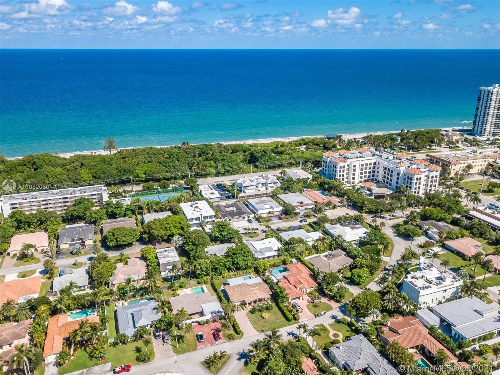 160 Northeast Wavecrest Court Boca Raton, FL 33432 - Photo 6 of 52