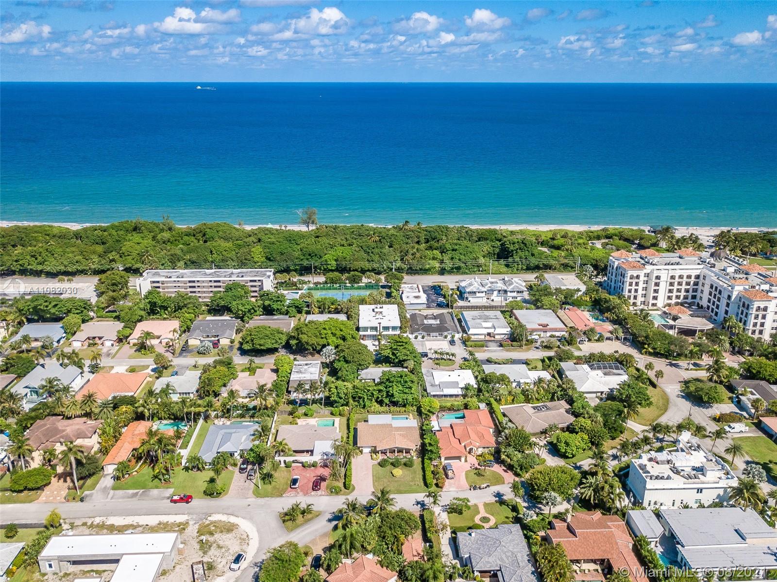 160 Northeast Wavecrest Court Boca Raton, FL 33432 - Photo 7 of 52