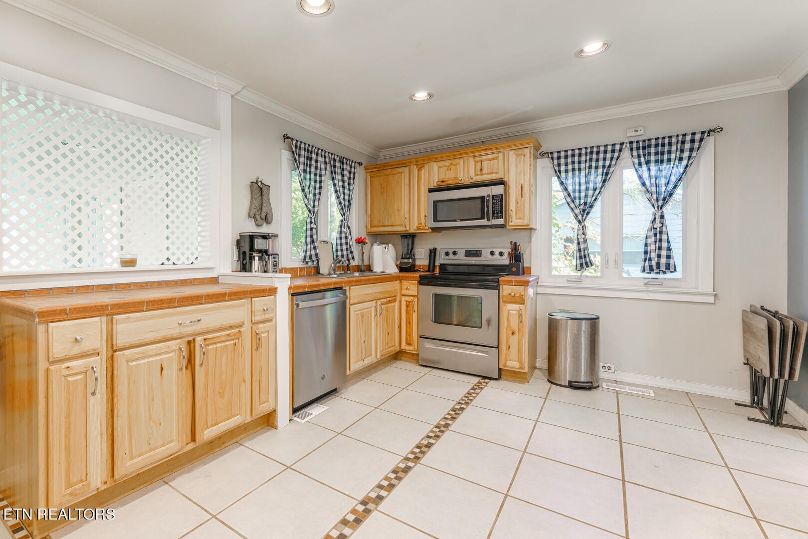 60 Outer Drive Oak Ridge, TN 37830 - Photo 8 of 23 Gallery Image 8