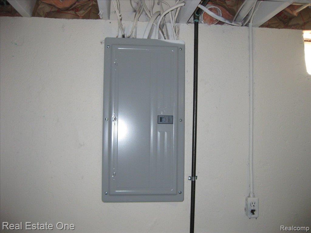 4584 Covered Bridge Road Bloomfield Hills, MI 48302 - Photo 20 of 21 New Electrical