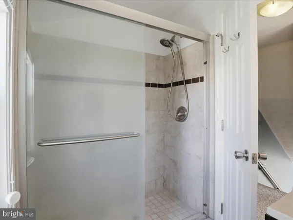 $2,400 | 5617 7th Place South, Arlington, VA 22204