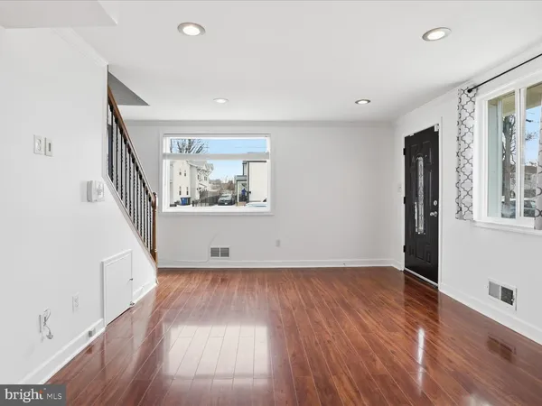 $2,400 | 5617 7th Place South, Arlington, VA 22204