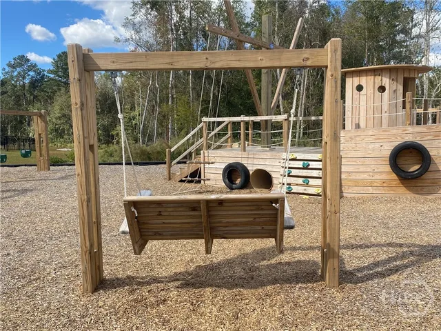 $2,300 | 403 Sea Breeze Drive, St. Simons Island, GA 31522