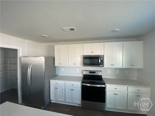 $2,300 | 403 Sea Breeze Drive, St. Simons Island, GA 31522