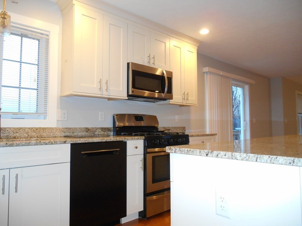 21 Colonial Road Worcester, MA 01602 - Photo 6 of 27