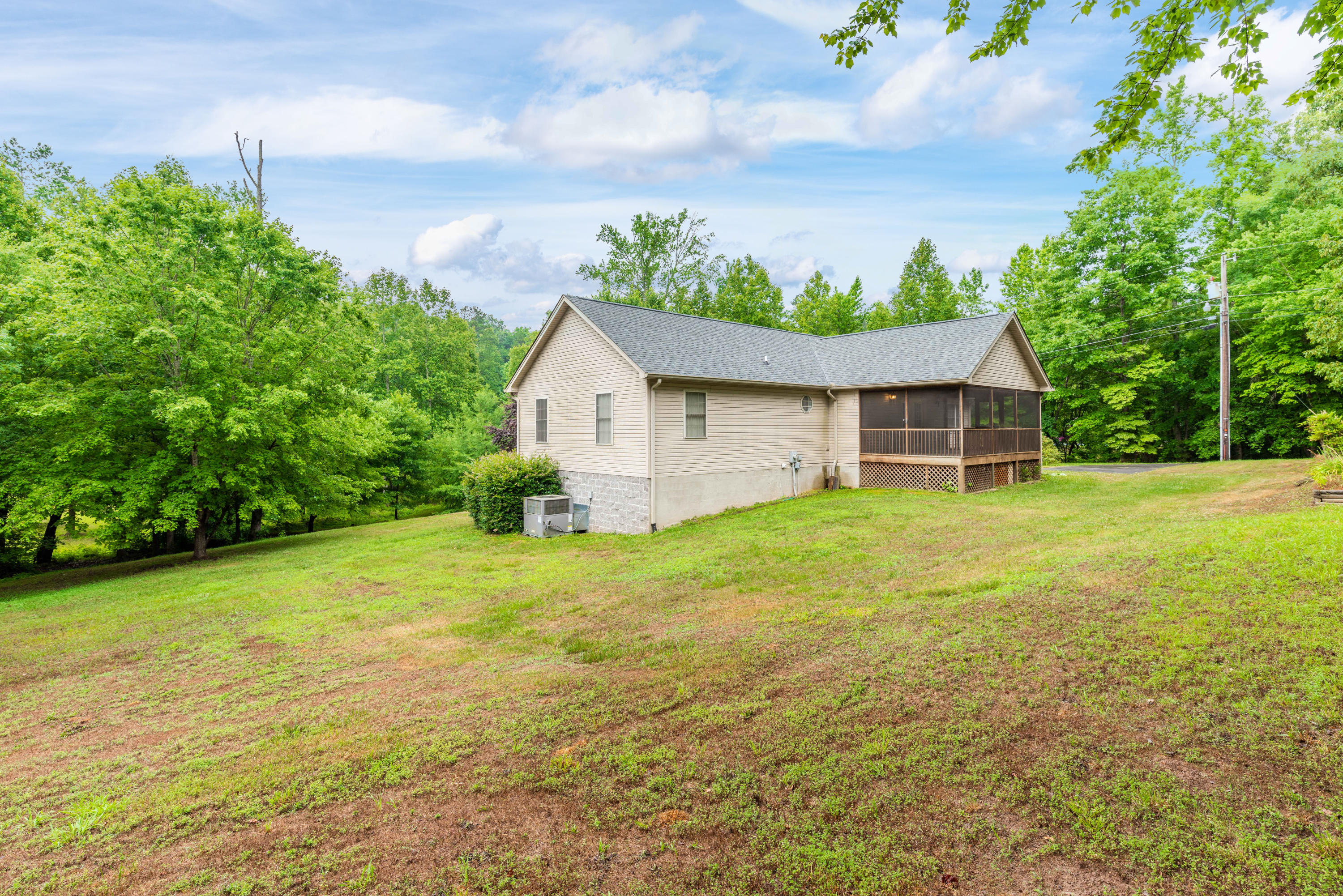 4423 McDonald Road Apison, TN 37302 - Photo 5 of 36 DSC_7947