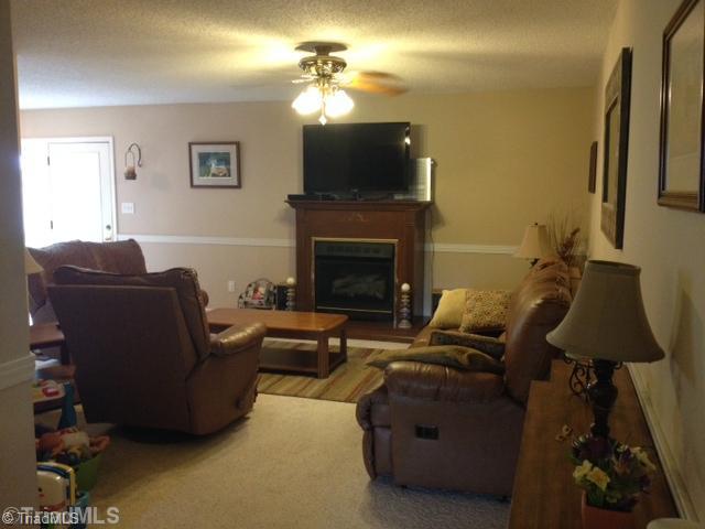 237 Troy McElrath Road Lexington, NC 27295 - Photo 5 of 15 Living Room.