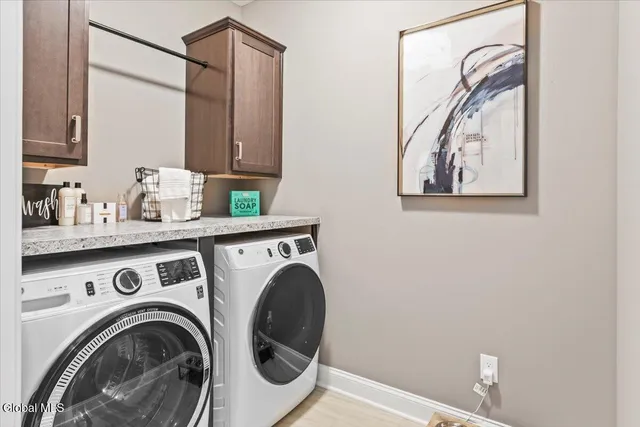 $798,000 | 12 Clover Leaf Drive, Halfmoon, NY 12065