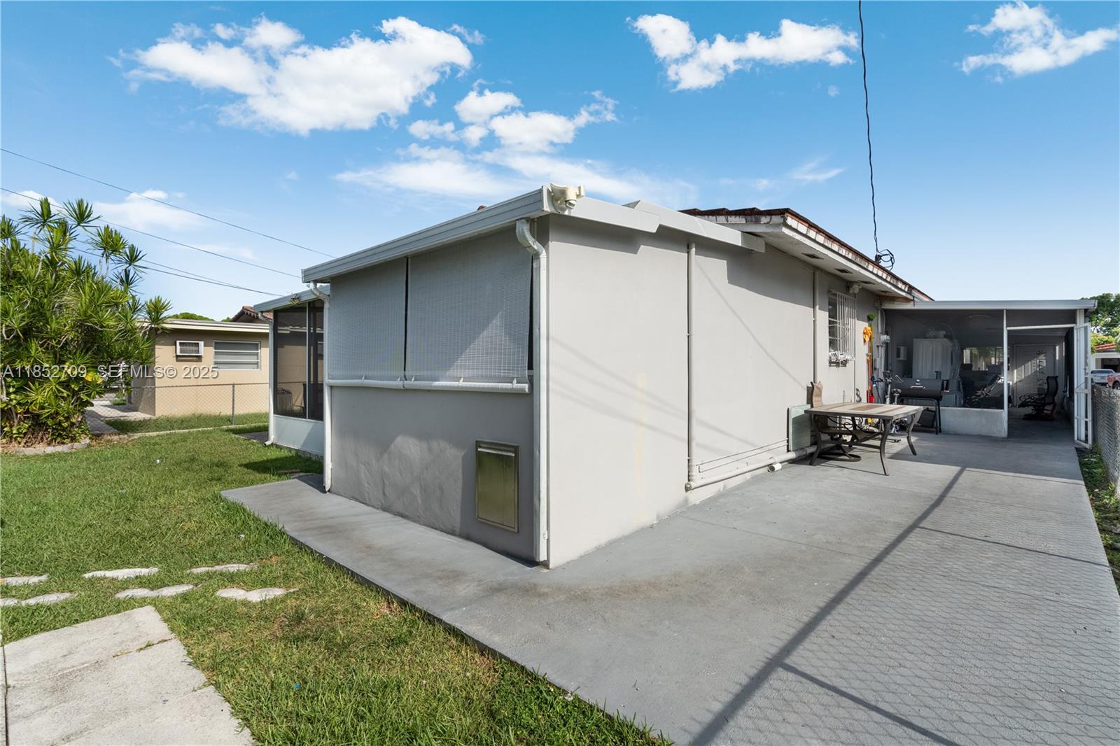 9311 Southwest 37th Street Miami, FL 33165 - Photo 30 of 39 Shed