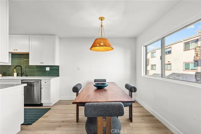 $385,000 | 5400 Newcastle Avenue, Unit 12, Encino, CA 91316