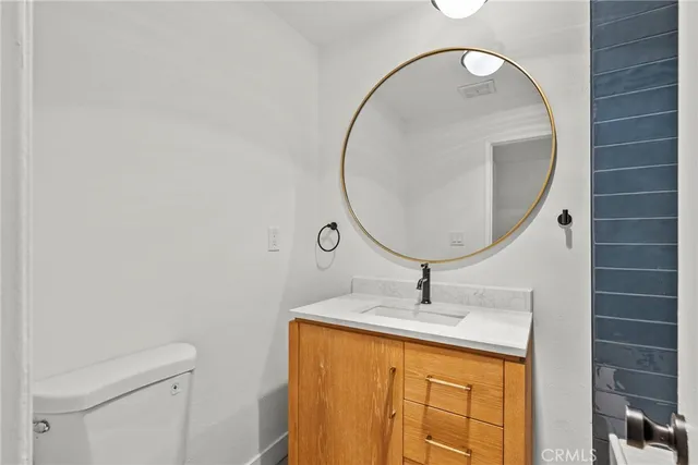 $385,000 | 5400 Newcastle Avenue, Unit 12, Encino, CA 91316