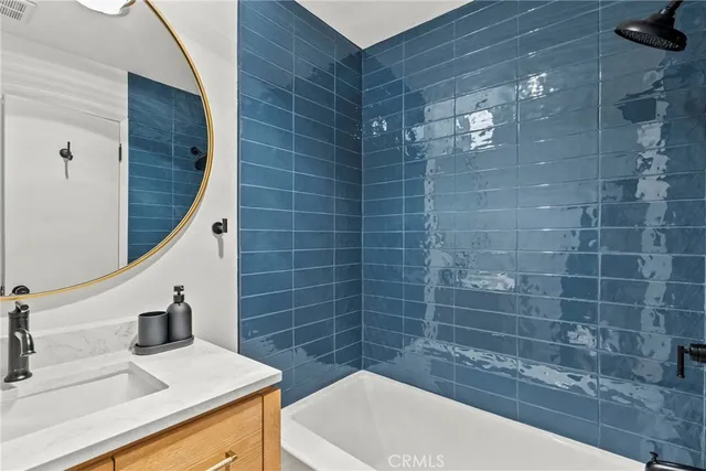 $385,000 | 5400 Newcastle Avenue, Unit 12, Encino, CA 91316