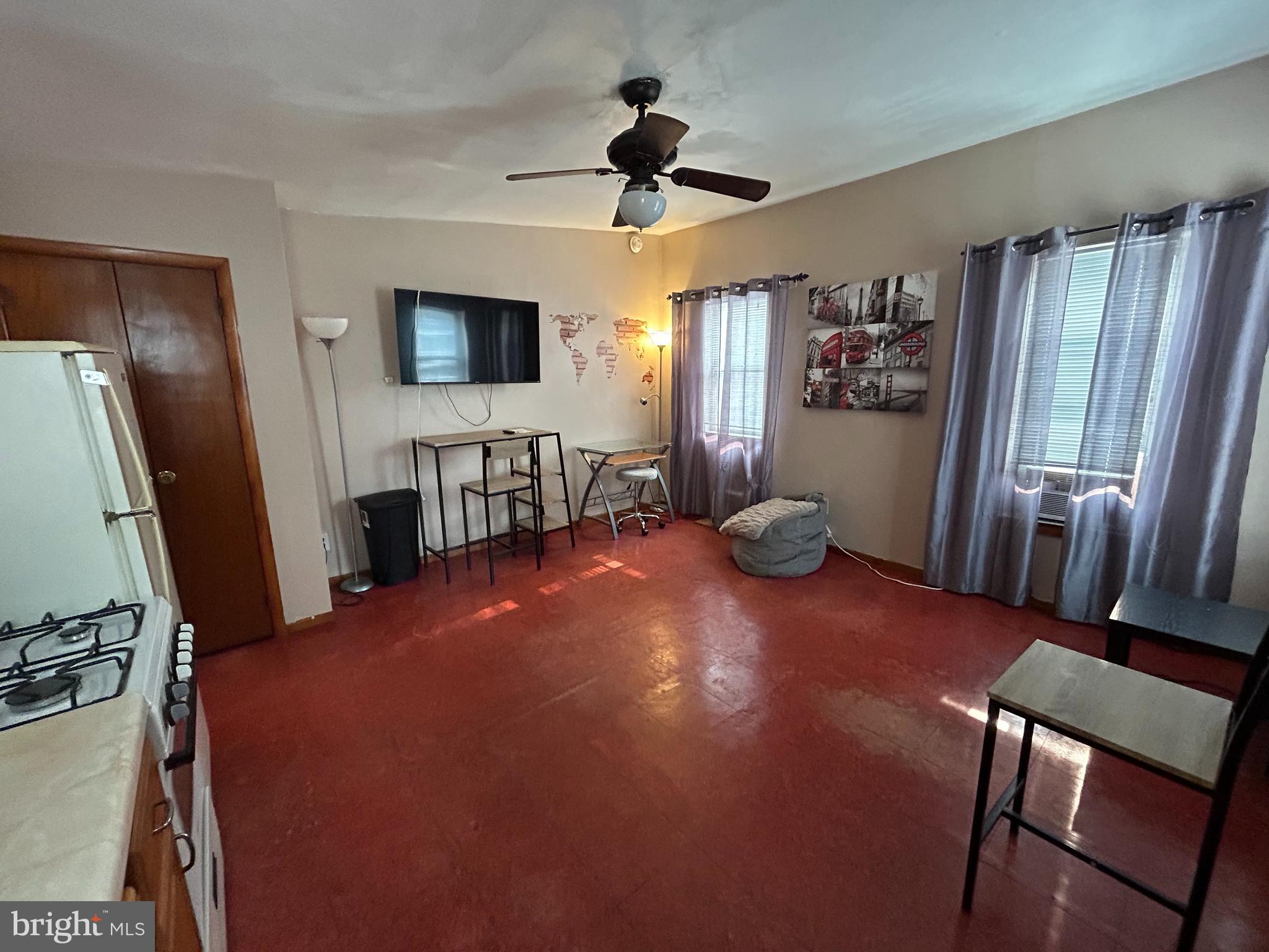 532 North 15th Street, Unit 3F Philadelphia, PA 19130 - Photo 2 of 8 a view of a livingroom with furniture and windows