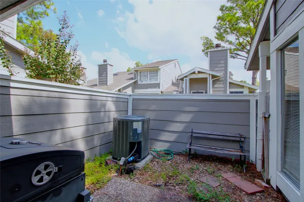 $1,275 | 12220 Copper Tree Pvt Lane, Houston, TX 77035