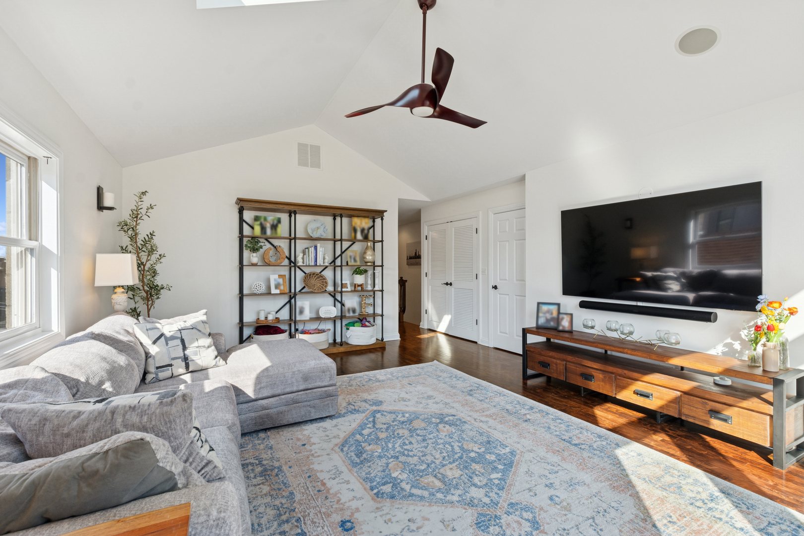 632 North Racine Avenue, Unit 3S Chicago, IL 60642 - Photo 12 of 36 Gallery Image 12