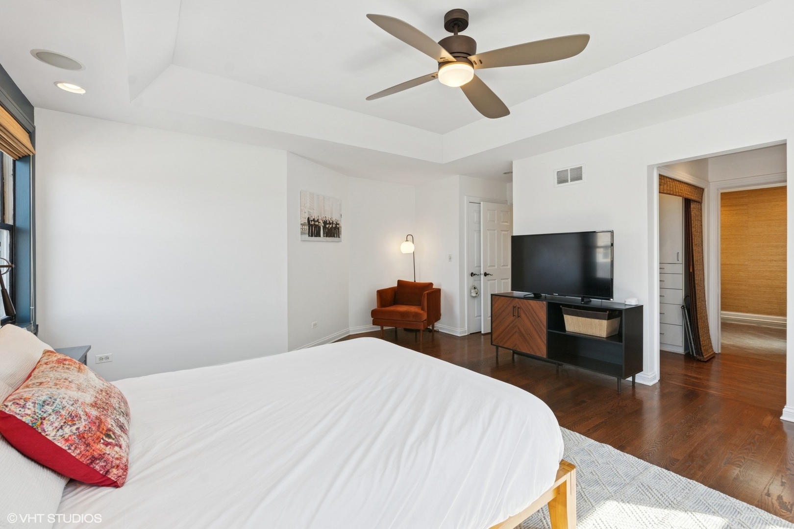 632 North Racine Avenue, Unit 3S Chicago, IL 60642 - Photo 19 of 36 Gallery Image 19