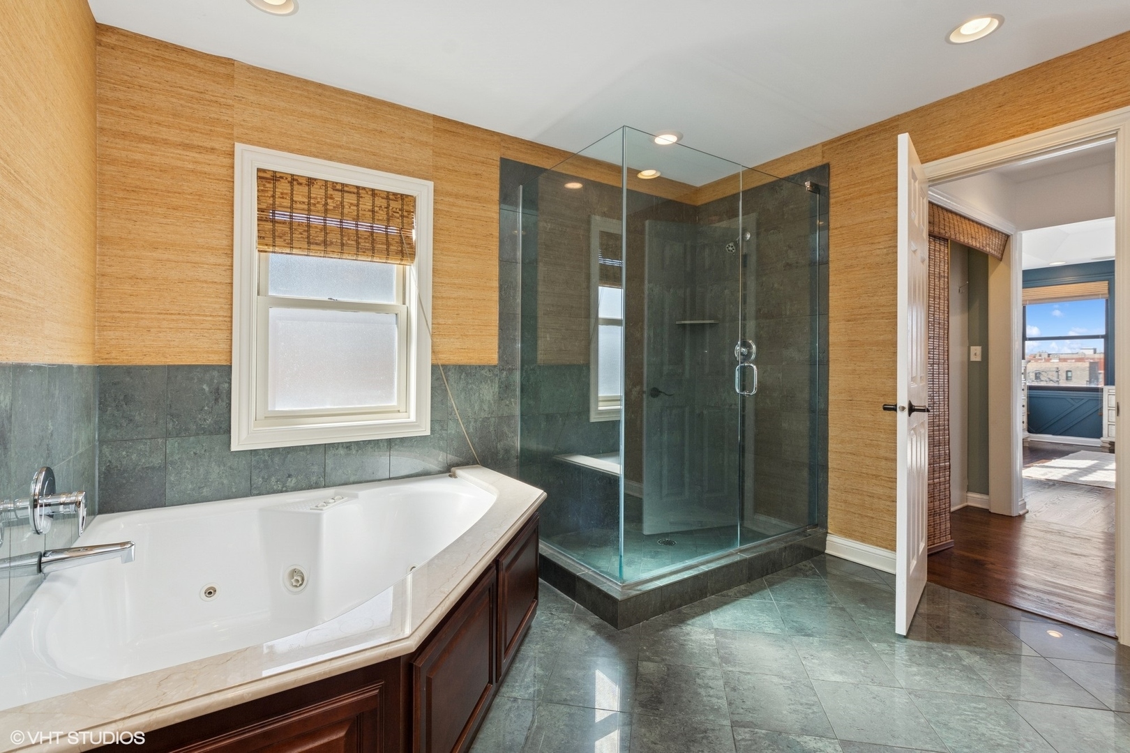 632 North Racine Avenue, Unit 3S Chicago, IL 60642 - Photo 21 of 36 Gallery Image 21