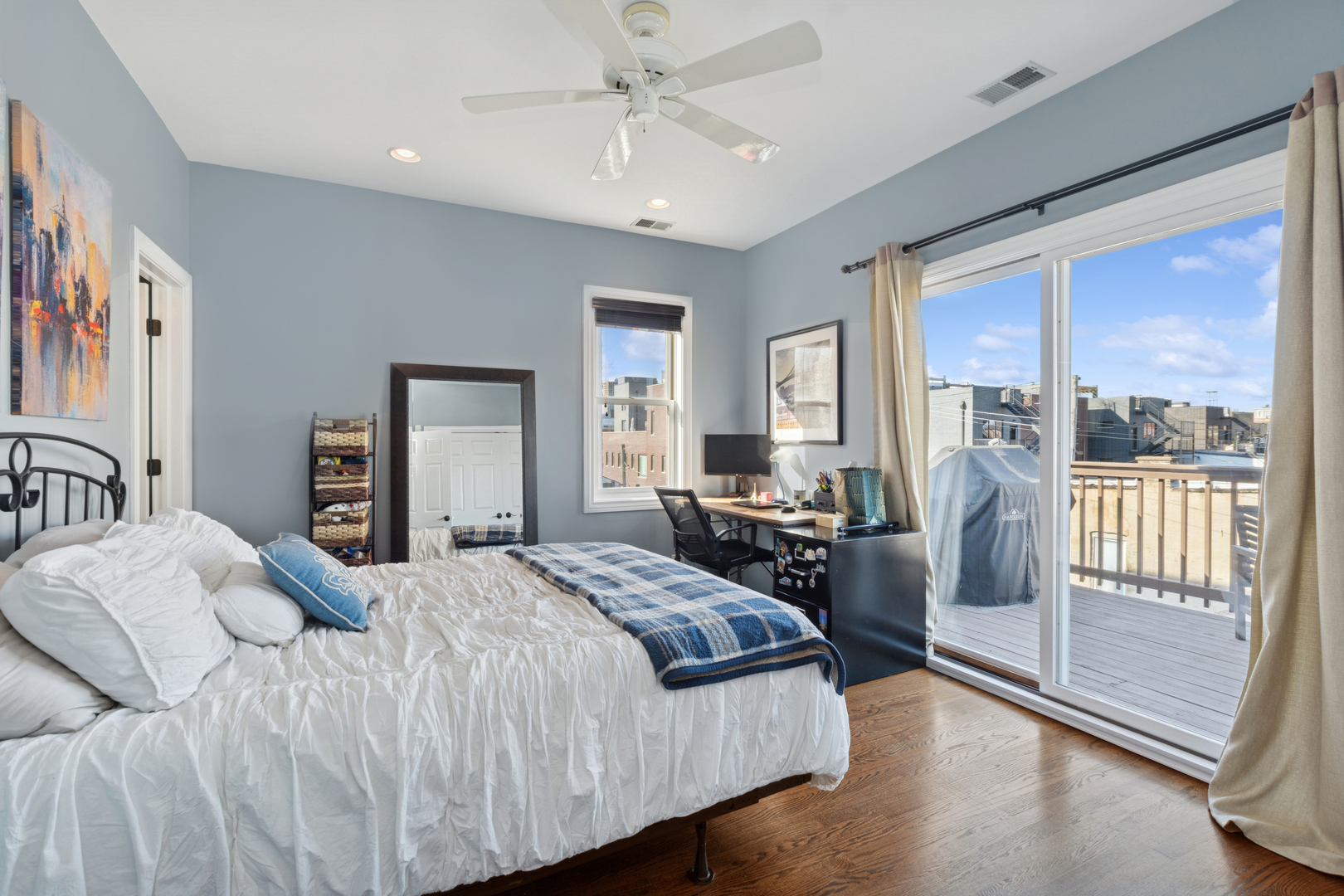 632 North Racine Avenue, Unit 3S Chicago, IL 60642 - Photo 23 of 36 Gallery Image 23