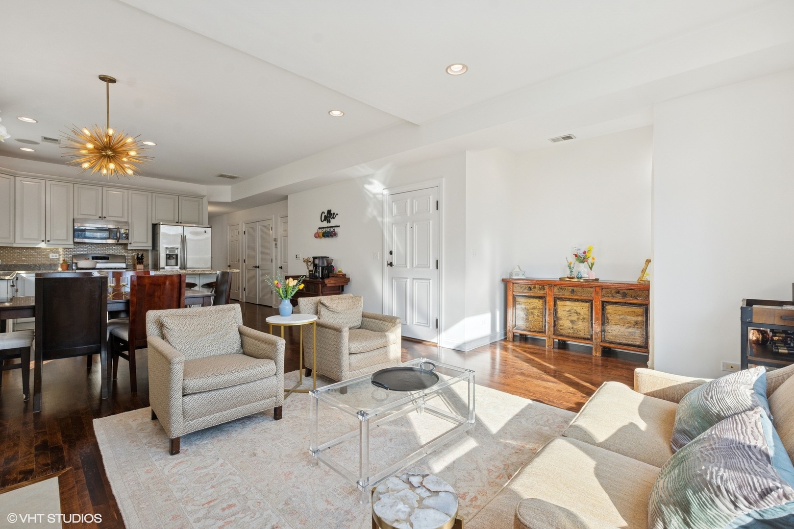 632 North Racine Avenue, Unit 3S Chicago, IL 60642 - Photo 5 of 36 Gallery Image 5